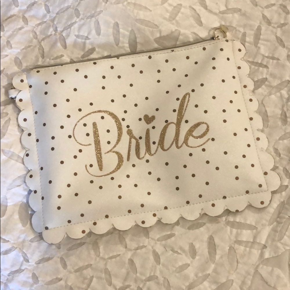 Bride clutch